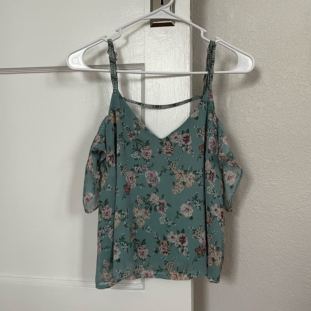 Cold Shoulder Floral Crop Top